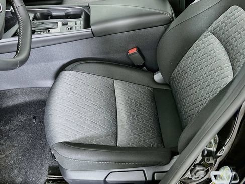 New 2026 Nissan Sentra SV w/ SV Convenience Package FWD image 17