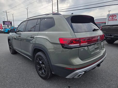 Used 2025 Volkswagen Atlas Peak Edition SE AWD/4WD image 7