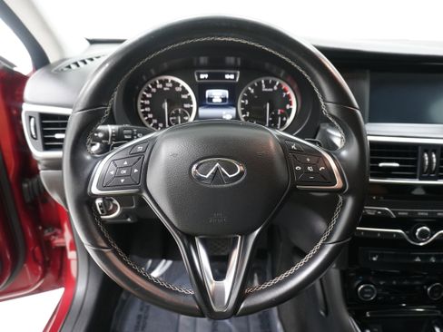 Used 2017 INFINITI QX30 Premium w/ Navigation Package image 15
