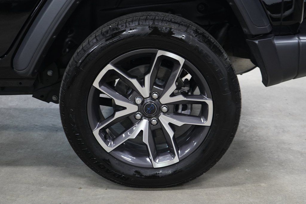 Used 2024 Jeep Wrangler Unlimited w/ Convenience Group AWD/4WD image 31