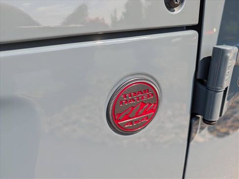 Used 2025 Jeep Wrangler Unlimited Rubicon AWD/4WD image 11