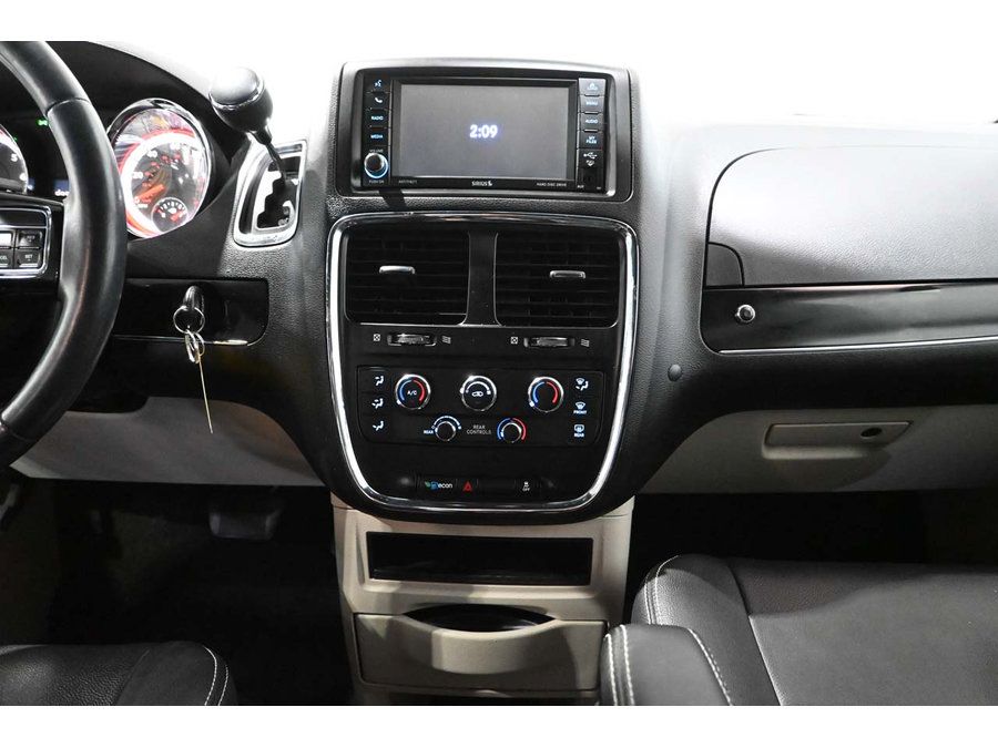 Used 2019 Dodge Grand Caravan SXT FWD image 23