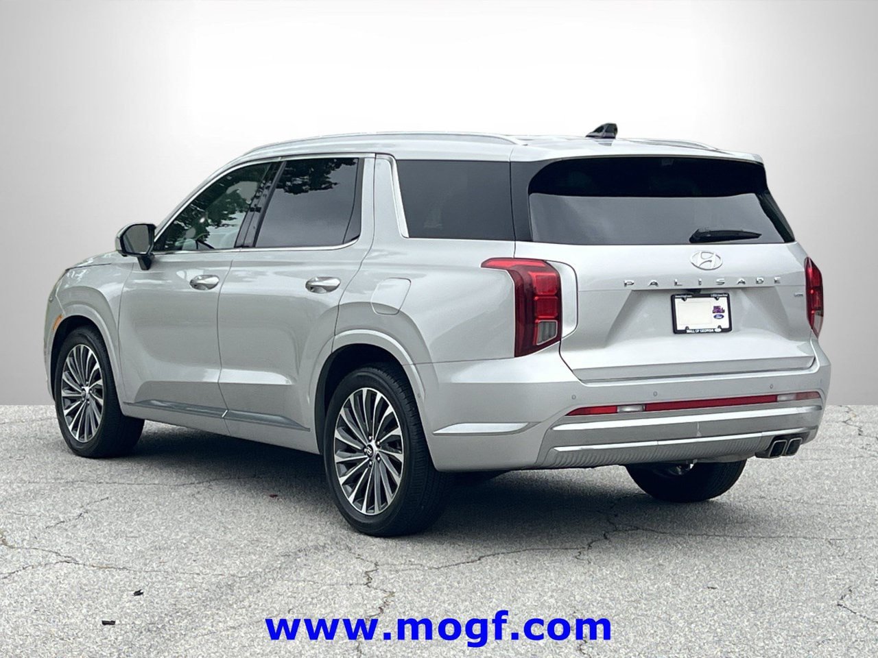Used 2024 Hyundai Palisade Calligraphy AWD/4WD image 2