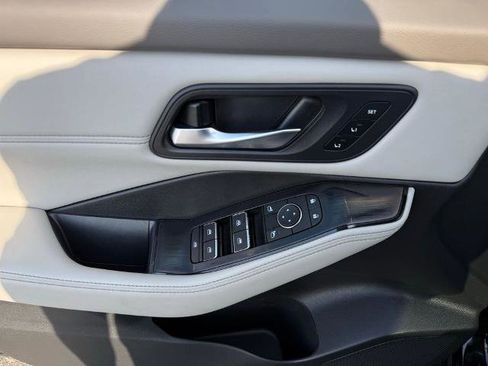 Certified 2023 Nissan Rogue SL w/ SL Premium Package image 21