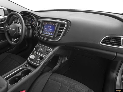 Used 2015 Chrysler 200 Limited w/ Convenience Group image 5