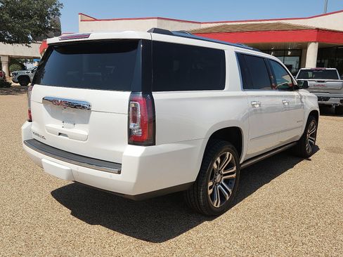 Used 2019 GMC Yukon XL Denali w/ Denali Ultimate Package AWD/4WD image 4