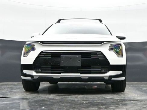 Used 2023 Kia Niro EX Touring FWD image 36