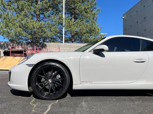 Used 2019 Porsche 911 Carrera RWD image 9