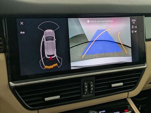 Used 2023 Porsche Cayenne Platinum Edition image 19