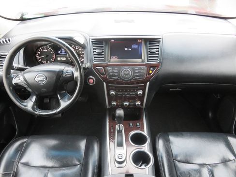 Used 2015 Nissan Pathfinder SL w/ SL Premium Package AWD/4WD image 12