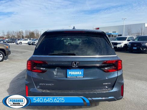 New 2026 Honda Odyssey Touring image 4
