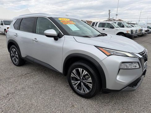 Used 2023 Nissan Rogue SV w/ SV Premium B Package AWD/4WD image 3
