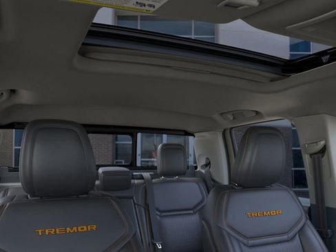 New 2025 Ford Maverick Tremor image 12