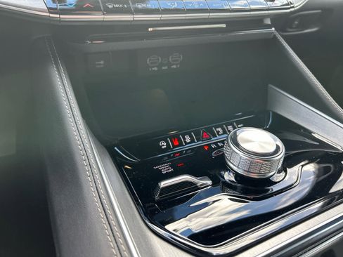 New 2025 Jeep Wagoneer L Series II w/ Premium Group I image 33