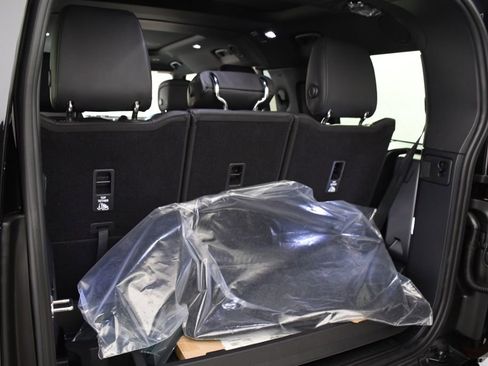 New 2026 Land Rover Defender 130 X-Dynamic SE AWD/4WD image 25