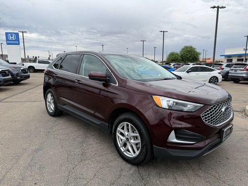 Used 2024 Ford Edge SEL AWD/4WD image 3
