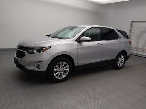 Used 2019 Chevrolet Equinox LT image 2