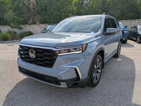 Used 2025 Honda Pilot Elite image 8