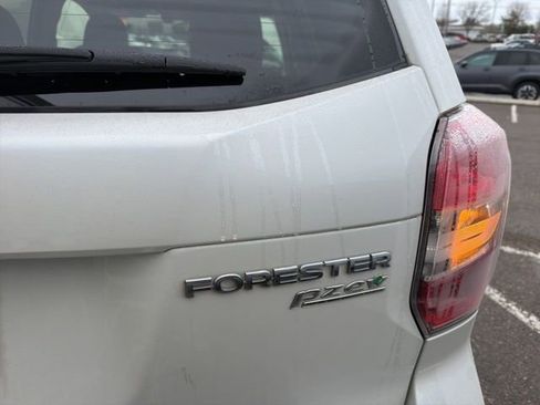 Used 2015 Subaru Forester 2.5i Touring w/ Eyesight & Navigation System image 11