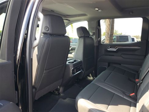 New 2026 GMC Sierra 1500 SLT w/ SLT Premium Plus Package image 9