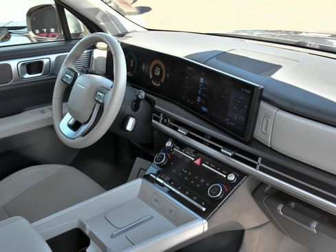 Used 2024 Hyundai Santa Fe SEL AWD/4WD image 53