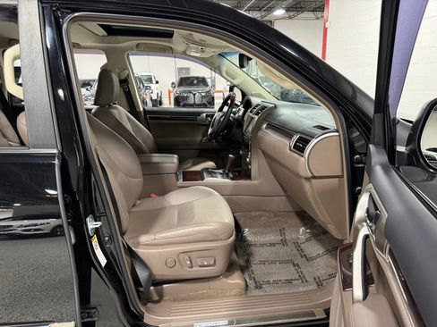 Used 2014 Lexus GX 460 Luxury w/ Driver Support Package AWD/4WD image 42