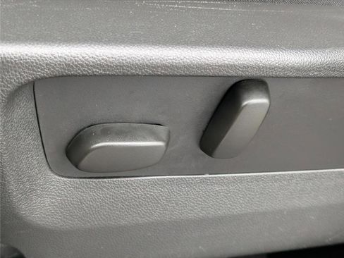 Used 2023 Buick Envision Essence w/ Sport Touring Package image 21