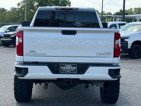Used 2024 Chevrolet Silverado 2500 High Country w/ Technology Package AWD/4WD image 3