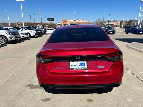 Used 2025 Honda Accord Touring image 6