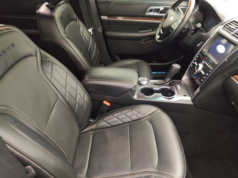 Used 2018 Ford Explorer Platinum AWD/4WD image 21