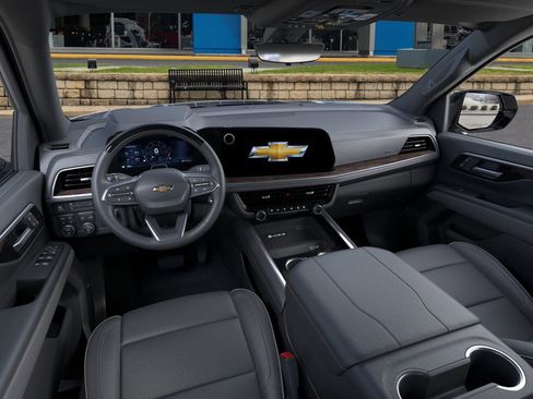 New 2026 Chevrolet Suburban Premier image 39