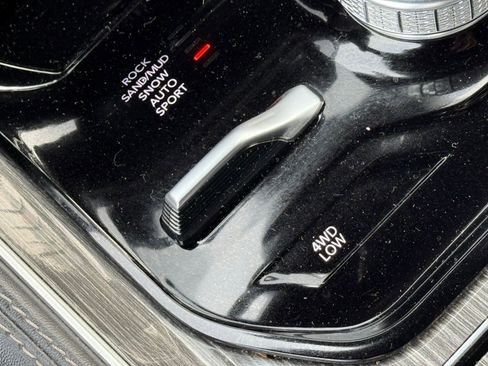 Used 2022 Jeep Wagoneer Series III w/ Premium Group I image 25