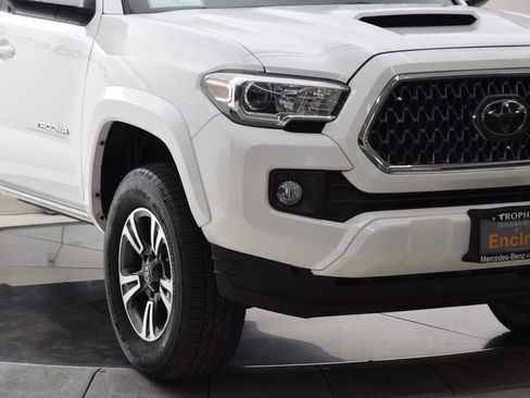 Used 2019 Toyota Tacoma TRD Sport w/ Technology Package AWD/4WD image 11
