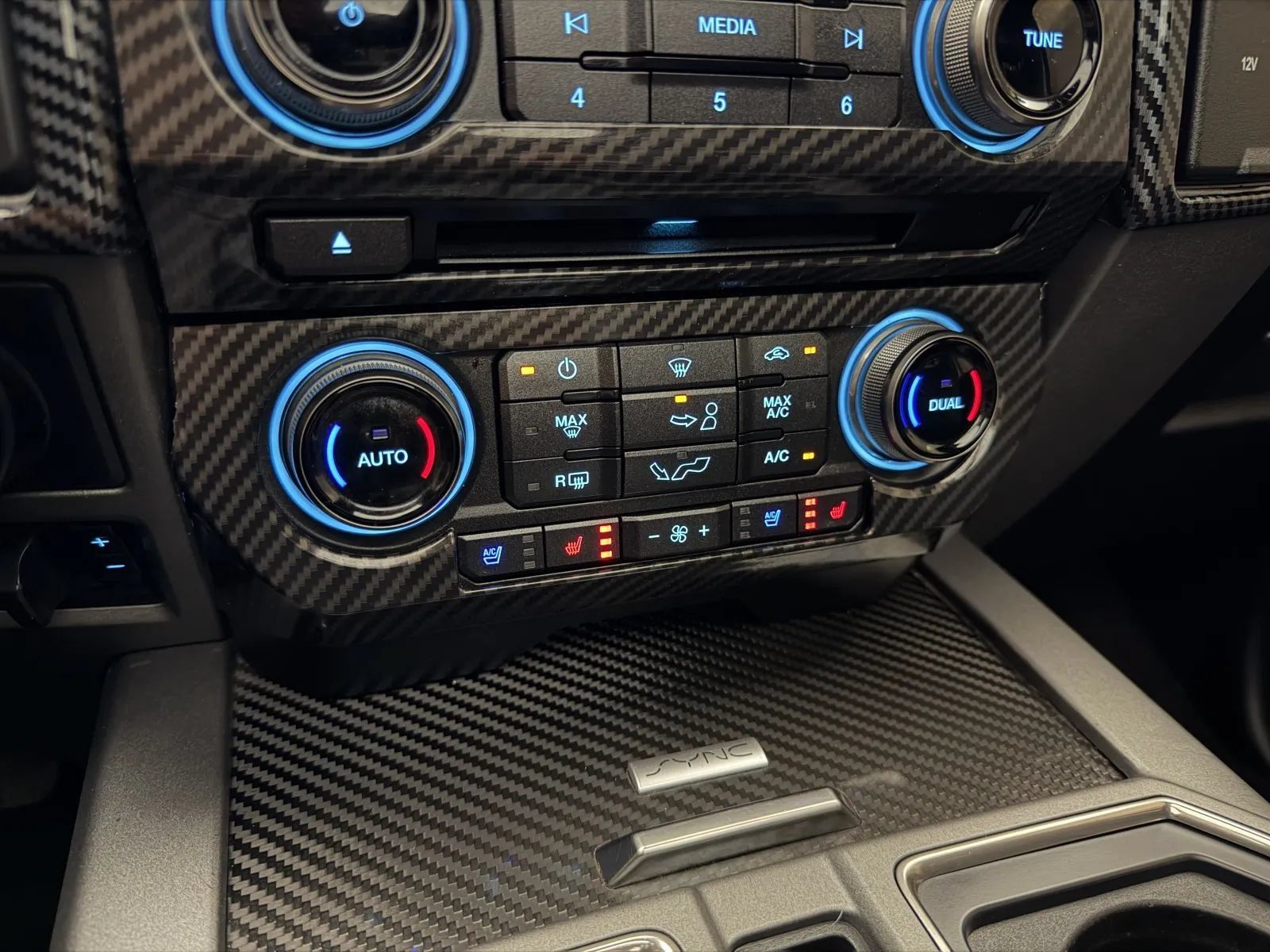 Used 2017 Ford F150 Raptor w/ Equipment Group 802A Luxury AWD/4WD image 29