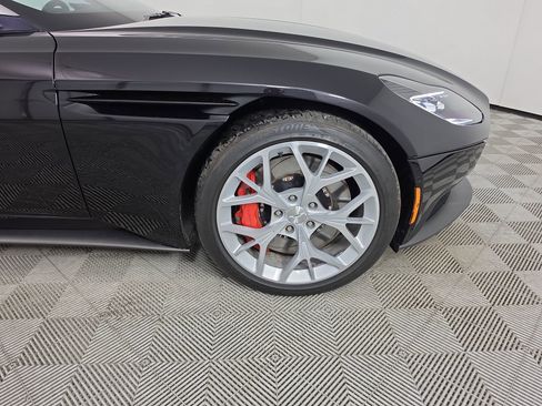 Used 2019 Aston Martin DB11 Coupe RWD image 9