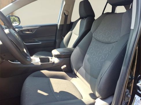 Used 2023 Toyota RAV4 XLE w/ Convenience Package FWD image 14