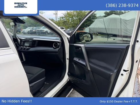 Used 2017 Toyota RAV4 LE FWD image 14