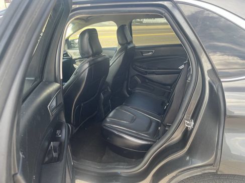 Used 2020 Ford Edge Titanium image 7