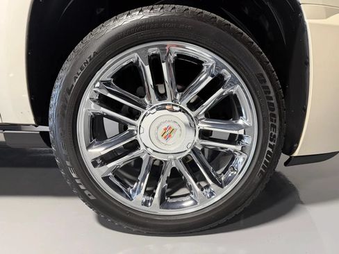 Used 2014 Cadillac Escalade Platinum AWD/4WD image 9