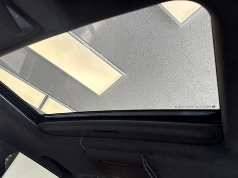 Used 2020 Cadillac Escalade Platinum AWD/4WD image 25