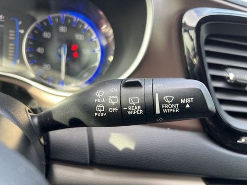 Certified 2019 Chrysler Pacifica Touring-L image 22