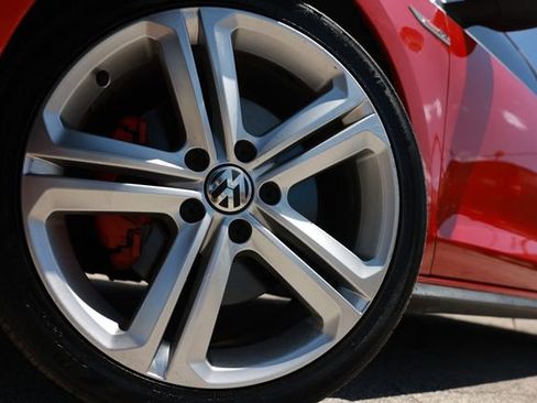 Used 2017 Volkswagen Jetta GLI FWD image 38