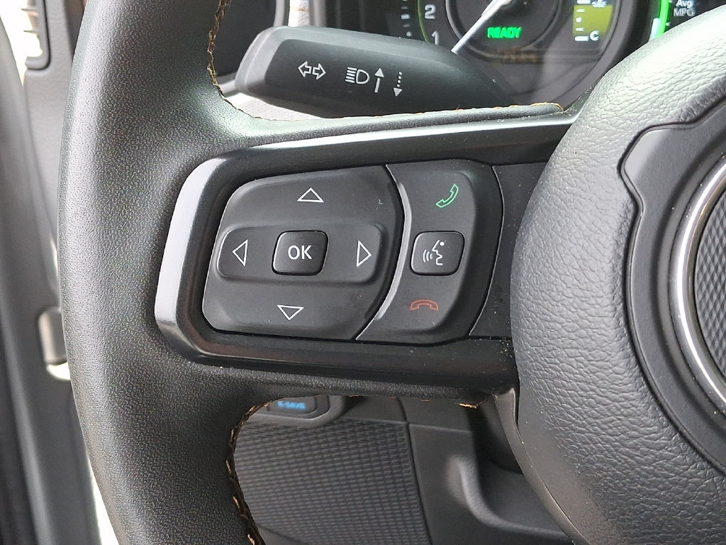 Used 2024 Jeep Wrangler Unlimited AWD/4WD image 21