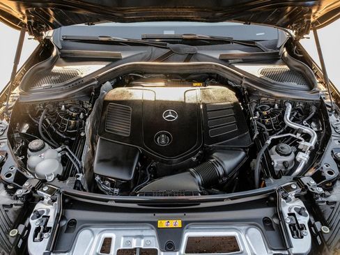 Used 2023 Mercedes-Benz GLC 300 4MATIC image 56