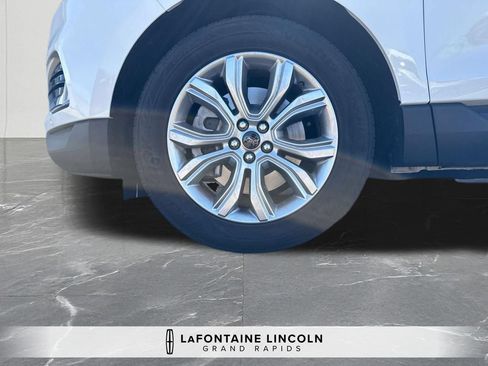 Used 2023 Ford Edge Titanium AWD/4WD image 31