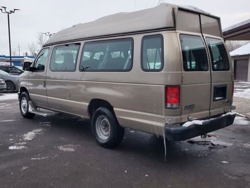 Used 2013 Ford E-350 and Econoline 350 XL image 4