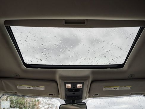 Used 2018 RAM 3500 Laramie Longhorn image 46