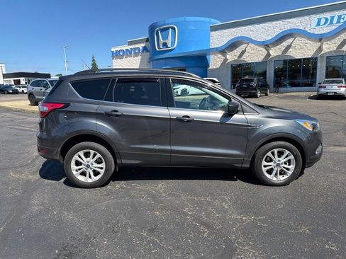 Used 2018 Ford Escape SE FWD image 8