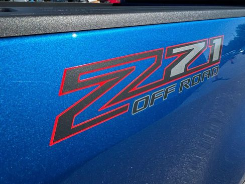 Used 2021 Chevrolet Colorado Z71 AWD/4WD image 10