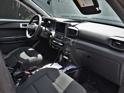 Used 2025 Ford Explorer 4WD Police Interceptor image 14